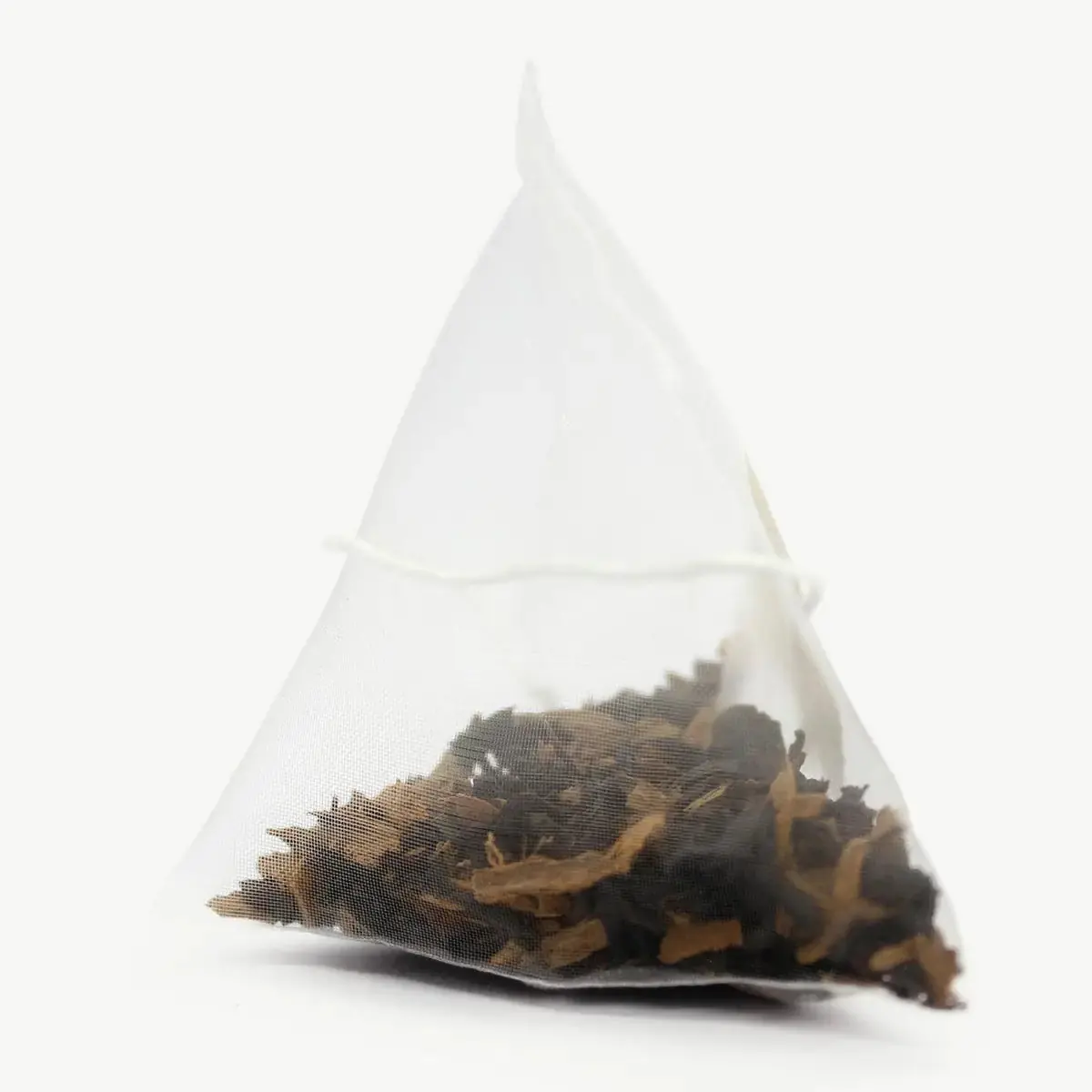 Ceylon cinnamon and black tea in biodegradable pyramid bags